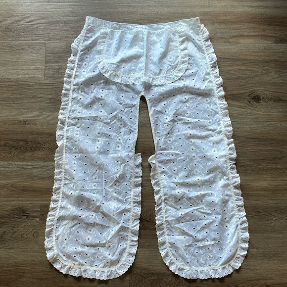 Vintage Eyelet Lace Apron Pants - Picture 4 of 11